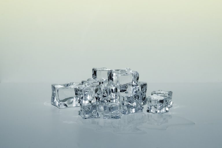 Marearse desde la altura de un cubo de hielo
