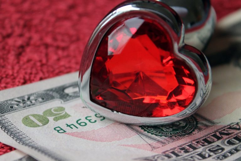 La necesidad no mata al amor: valores de la sociedad actual