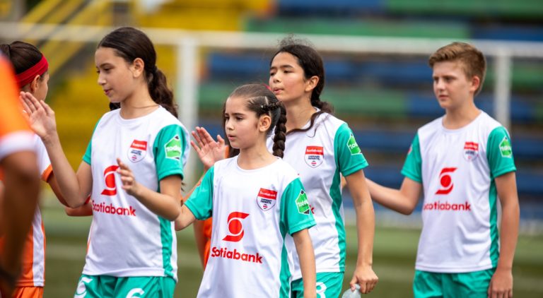 Estudiantes de escuelas públicas y comunidades rurales de Costa Rica lucharán por un boleto hacia la Copa Continental Scotiabank en Perú