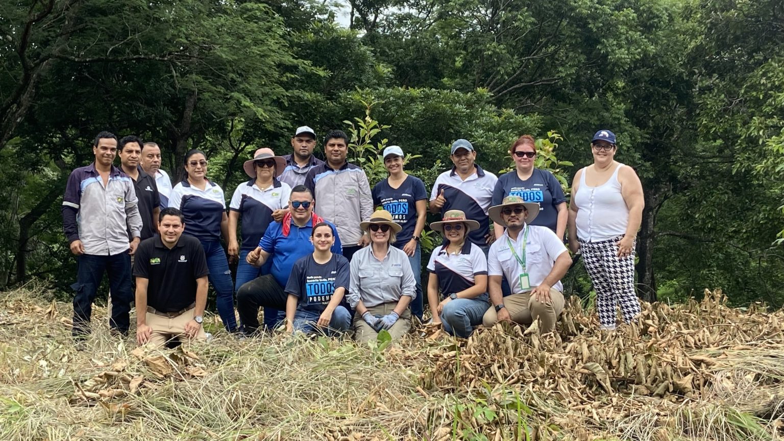 Imagen principal del artículo: Jornada de voluntario siembra de 150 árboles en Guanacaste