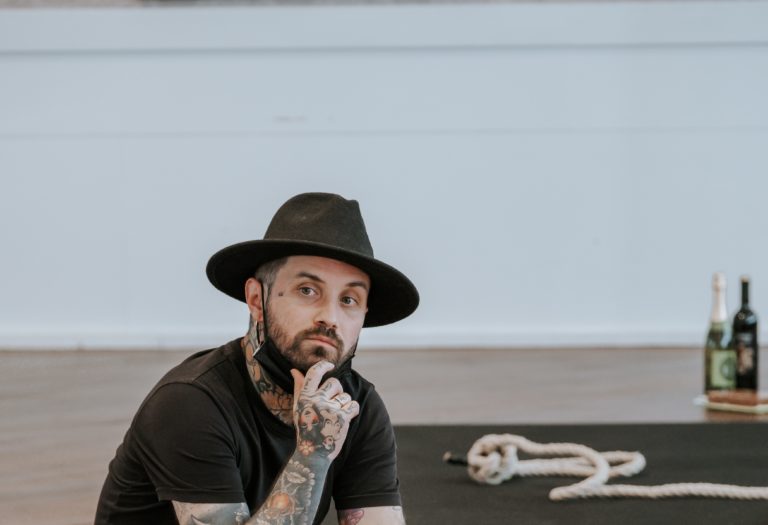 Galería Nacional presentará la exposición "Matar al padre" de Abel Azcona