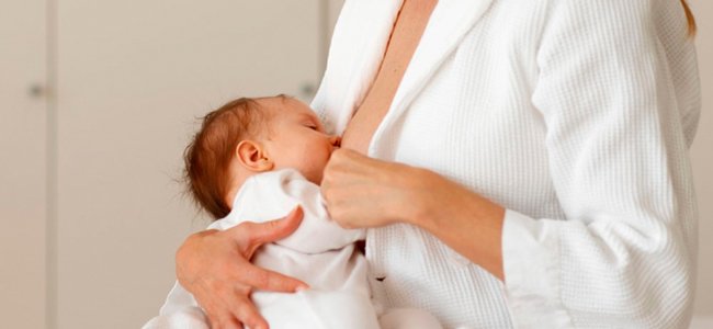 Imagen principal del artículo: Lactancia materna y medicamento: ¿cómo saber cuáles fármacos son seguros para madres y bebés?
