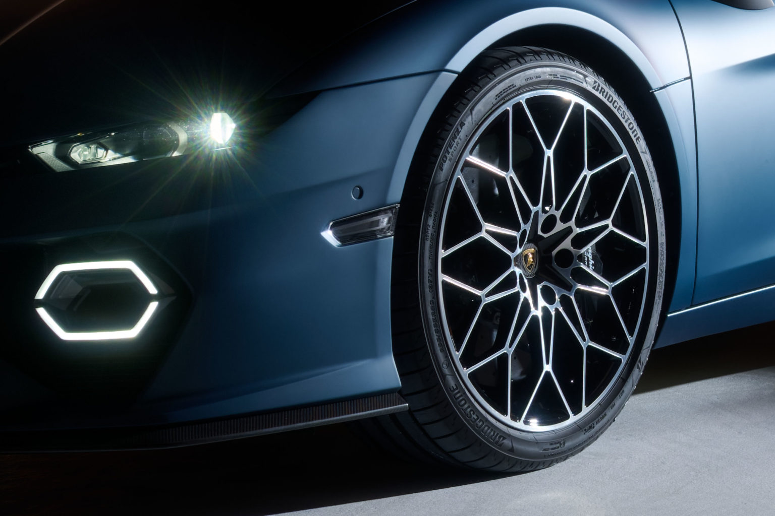 Imagen principal del artículo: Bridgestone es nombrado socio exclusivo de neumáticos para el nuevo superdeportivo Lamborghini Temerario