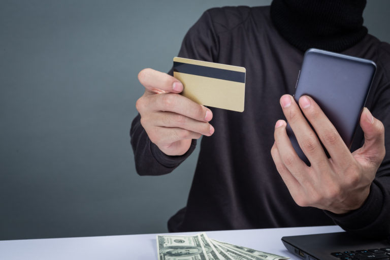 Alerta de nuevo método de phishing adaptado a usuarios de Android e iOS