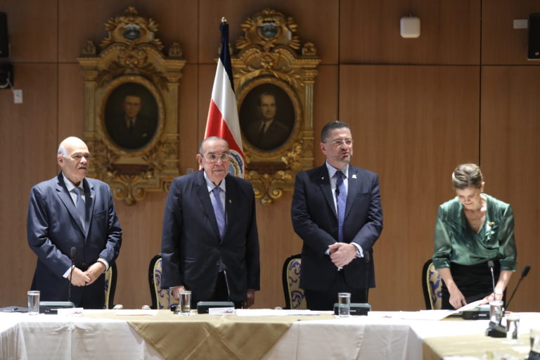 Chaves no nombrará jerarca del Ministerio de la Presidencia mientras Arias sea presidente de la Asamblea