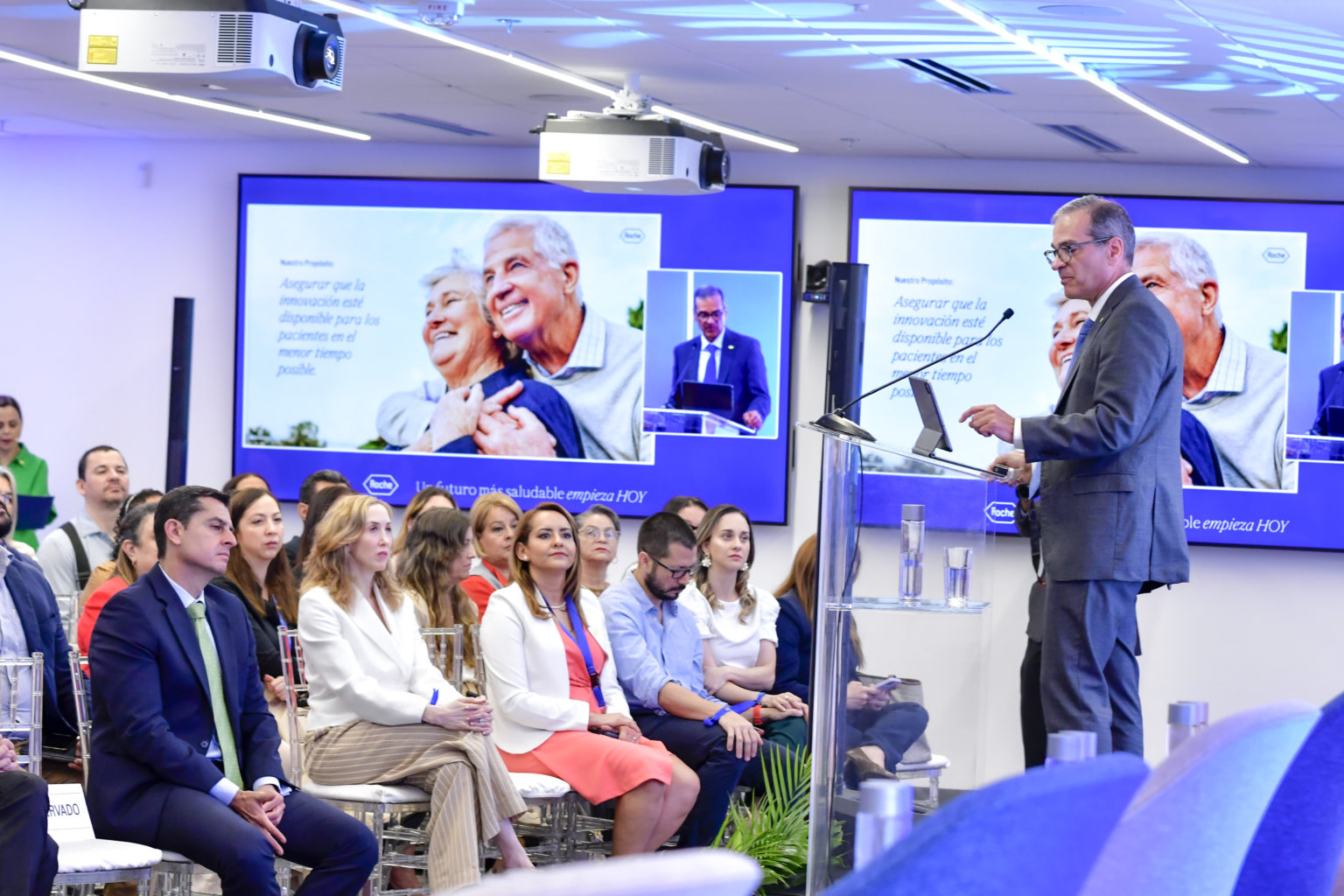 Imagen principal del artículo: Roche presenta su Estrategia Sostenible 2024-2027: un compromiso integral con las sociedad a través de la innovación en salud