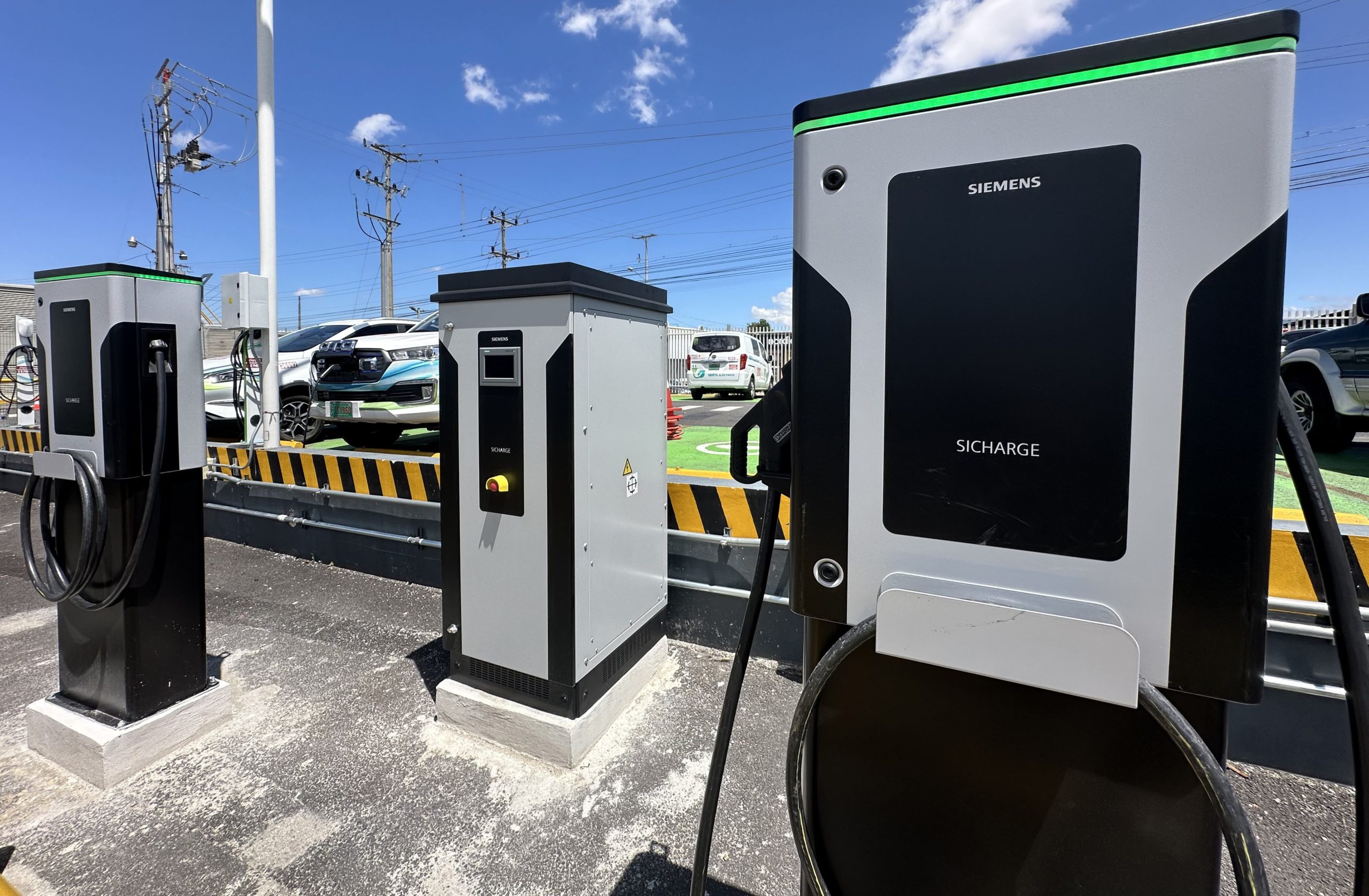 Imagen principal del artículo: Siemens lanza en Costa Rica cargador para vehículos eléctricos de carga pesada