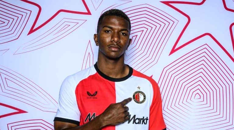 Futbolista tico Jeyland Mitchell debuta en el UEFA Champions League a sus 19 años