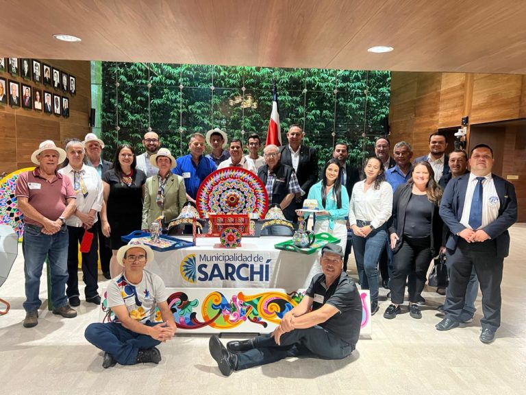 Congreso declara la pintura y el colocho típico sarchiseño como patrimonio cultural inmaterial costarricense