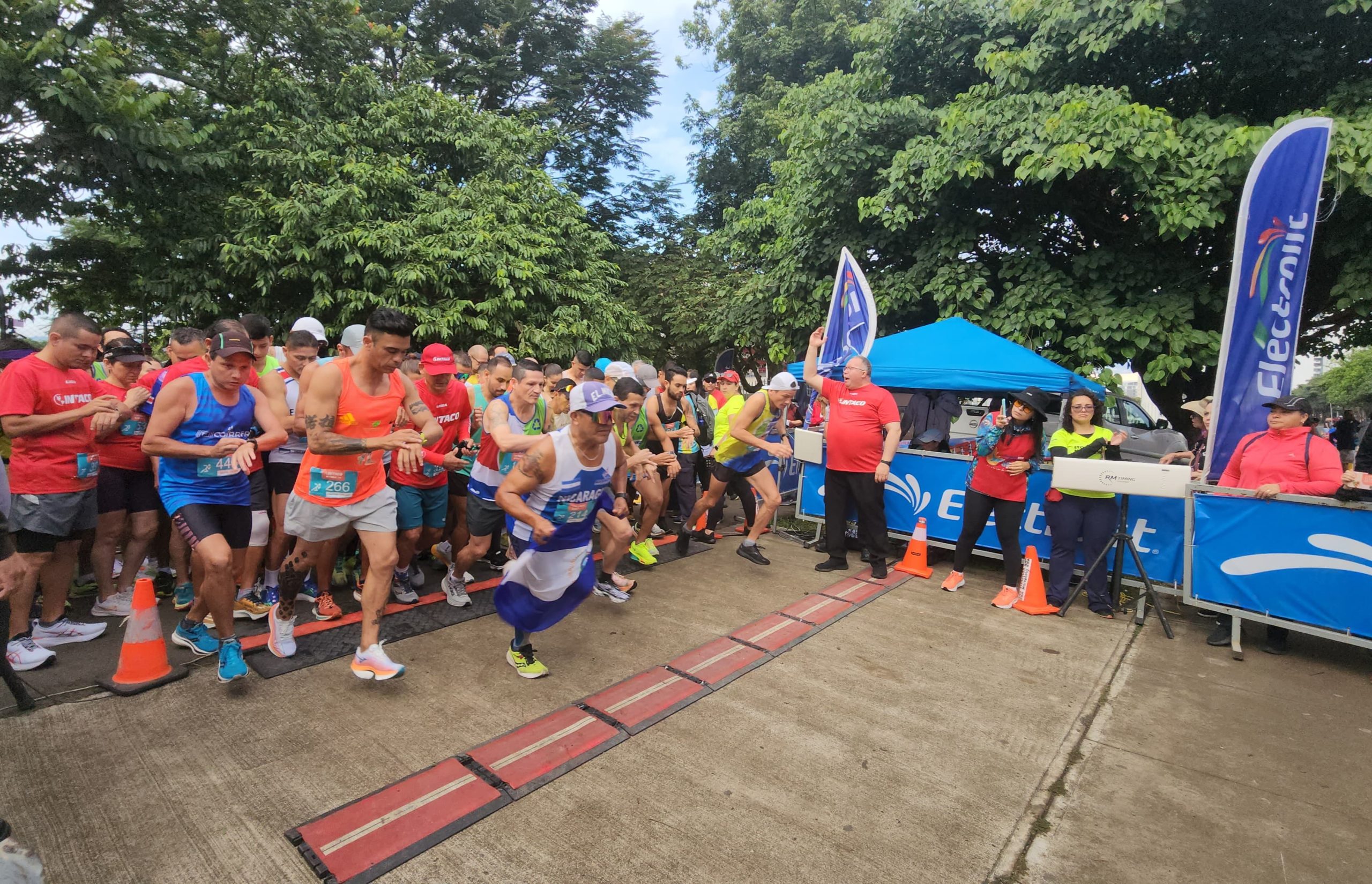 Imagen principal del artículo: Más de 800 personas corrieron la I Edición de la carrera INTACO RUN y colaboraron con la Asociación Obras del Espíritu Santo