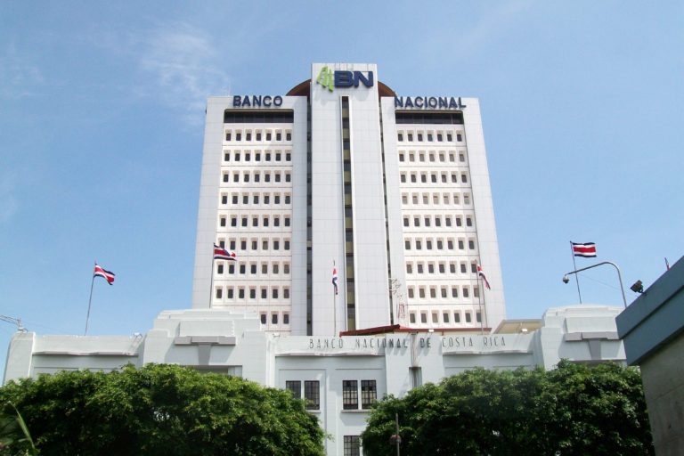 Banco Nacional impulsa economía plateada con nuevo bono social de $30 millones