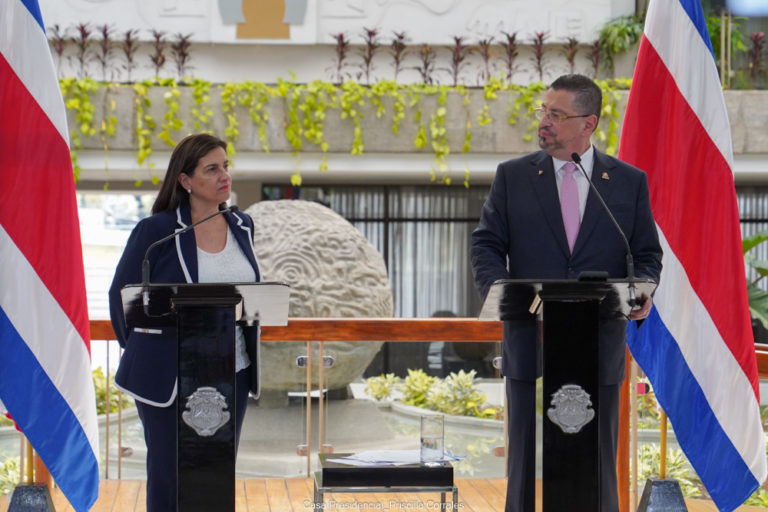 De vetos, resellos, renuncias y seguros que no serán