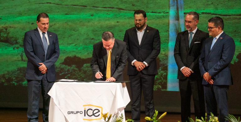 BCR impulsa proyectos clave para la generación de energía limpia y sostenible en Costa Rica