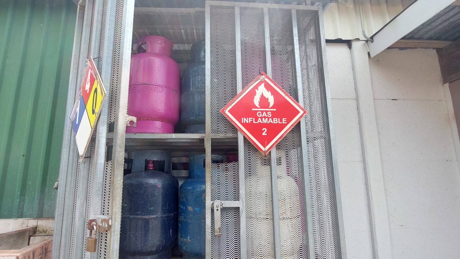 Imagen principal del artículo: Cámara de Detallistas insta a cumplir con el cambio de válvula de los cilindros de gas por seguridad de los usuarios