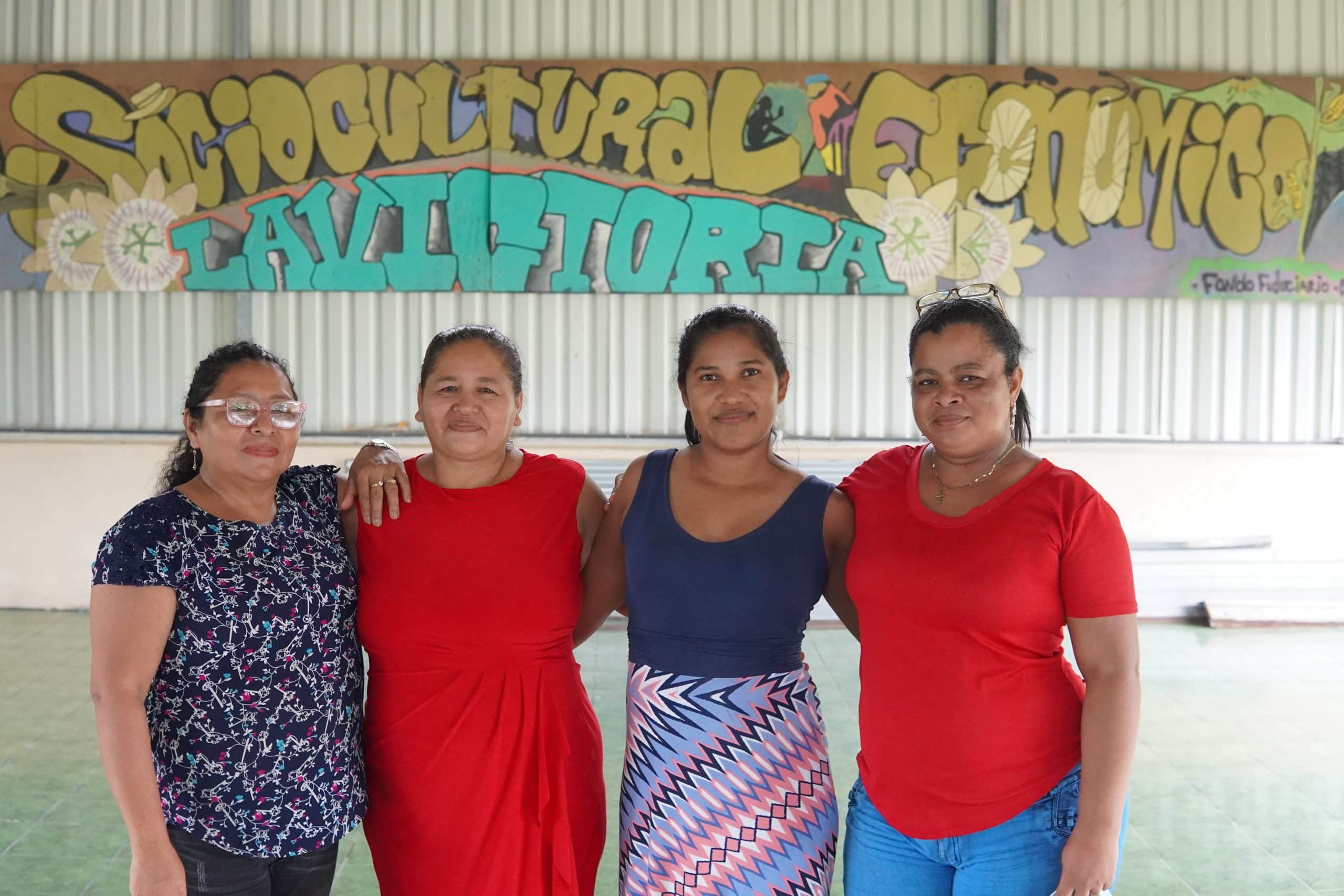 Imagen principal del artículo: Iniciativa “Tardes de Café” une a mujeres costarricenses y nicaragüenses en su lucha contra el machismo