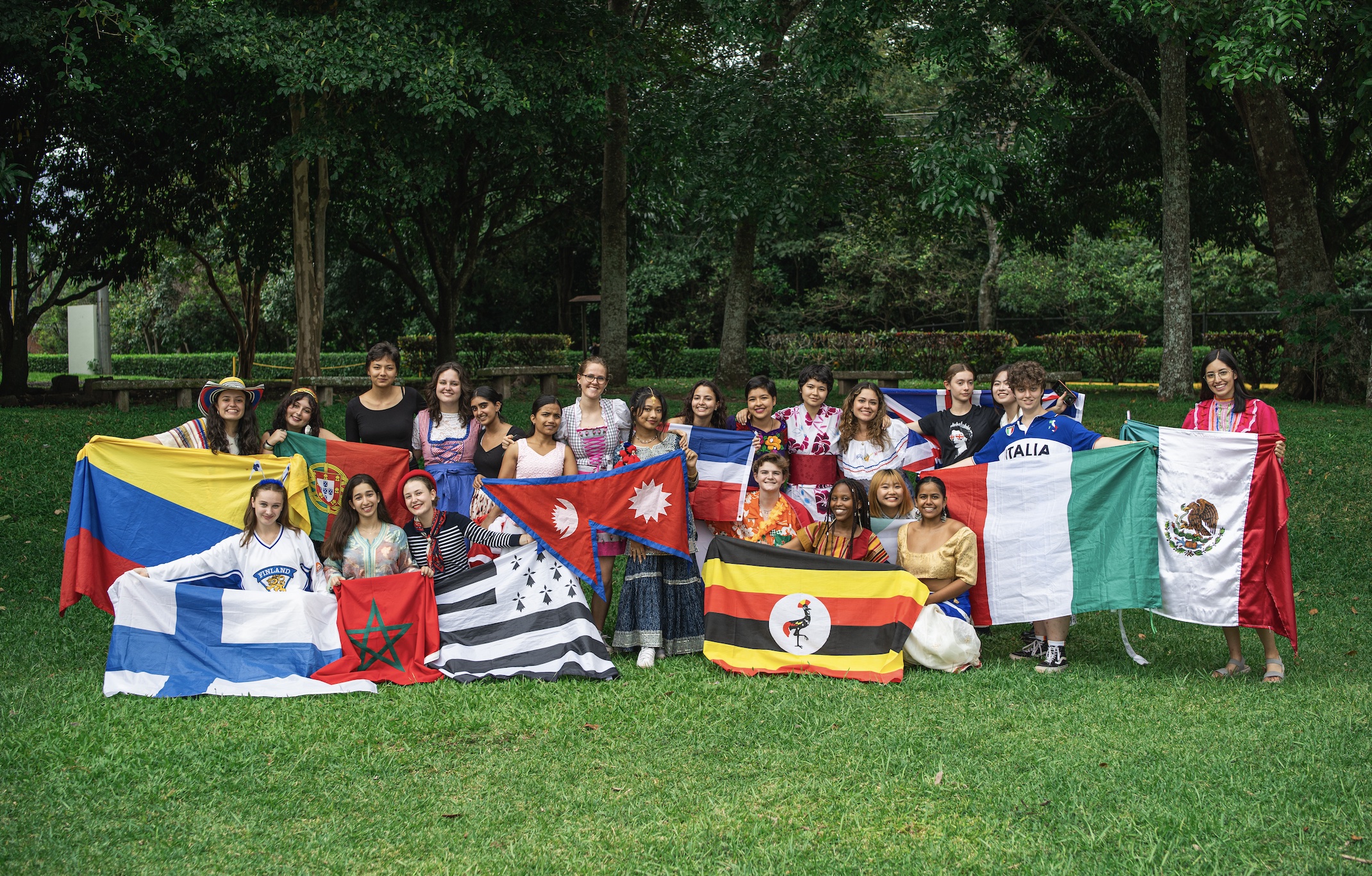 Imagen principal del artículo: UWC Costa Rica conmemora el Día Internacional de la Paz junto a más de 70 nacionalidades