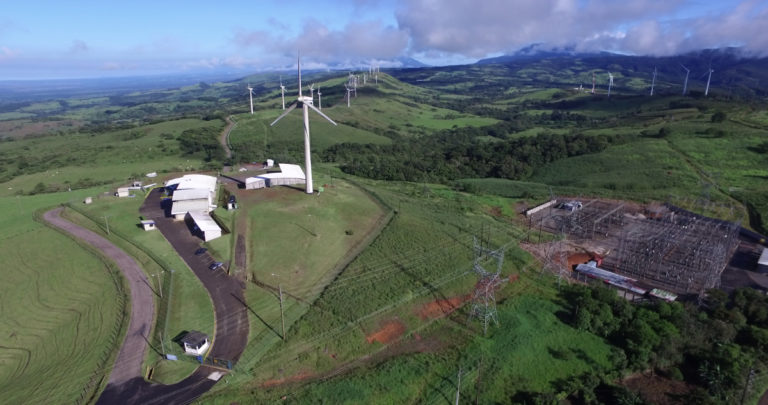OCDE: Costa Rica debe fortalecer energía eólica y geotérmica para garantizar estabilidad eléctrica