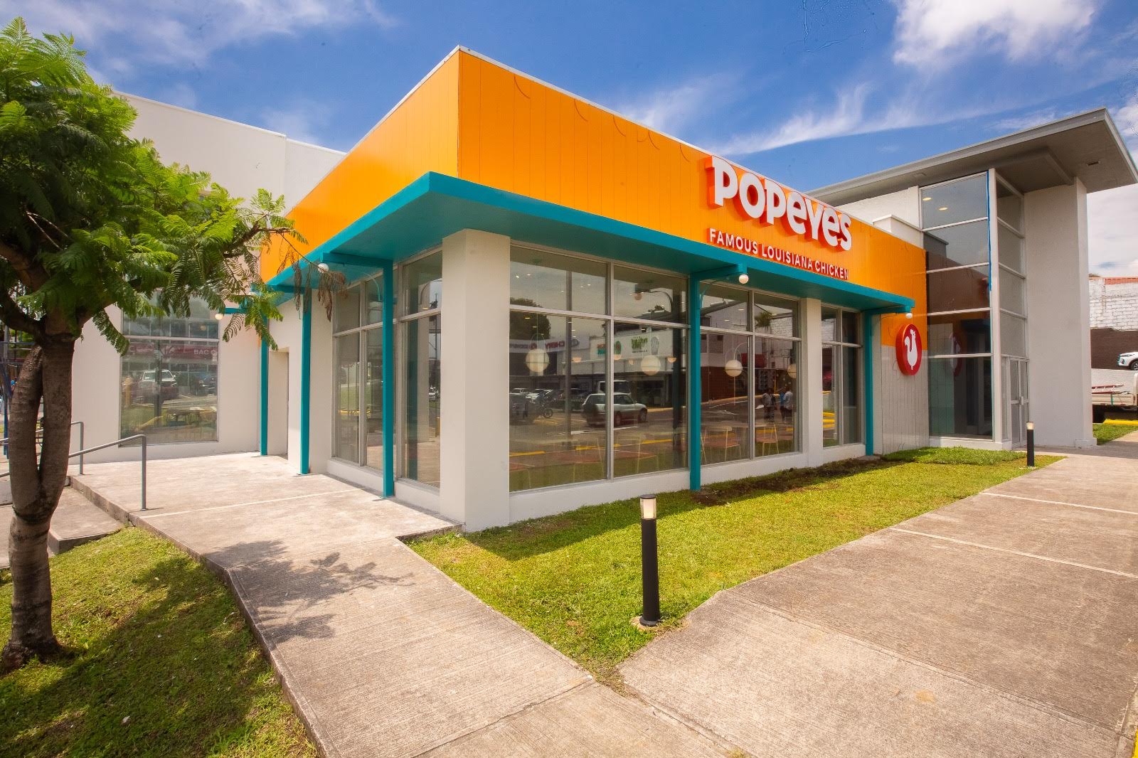 Imagen principal del artículo: Empleo: 250 puestos disponibles en BK, Juan Valdez, Domino's, Arby's y Popeyes