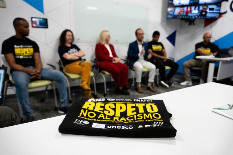Clubes de fútbol, sector privado y agencias de Naciones Unidas se unen en la campaña "Respeto, No al Racismo"