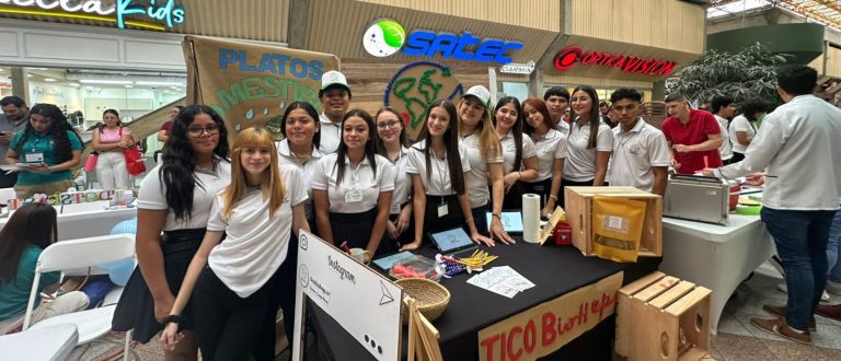Estudiantes de CTP Las Palmitas obtienen el primer lugar en programa mundial de emprendimiento