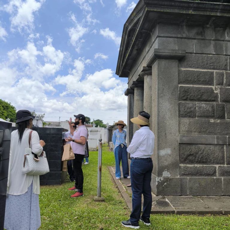 Chepecletas invita a caminata por el Cementerio General y Mercado de las Pulgas