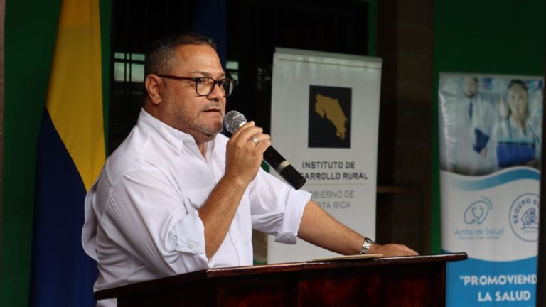 Inder adquiere terreno para nueva Área de Salud en Cartago y entrega insumos para potenciar la producción rural