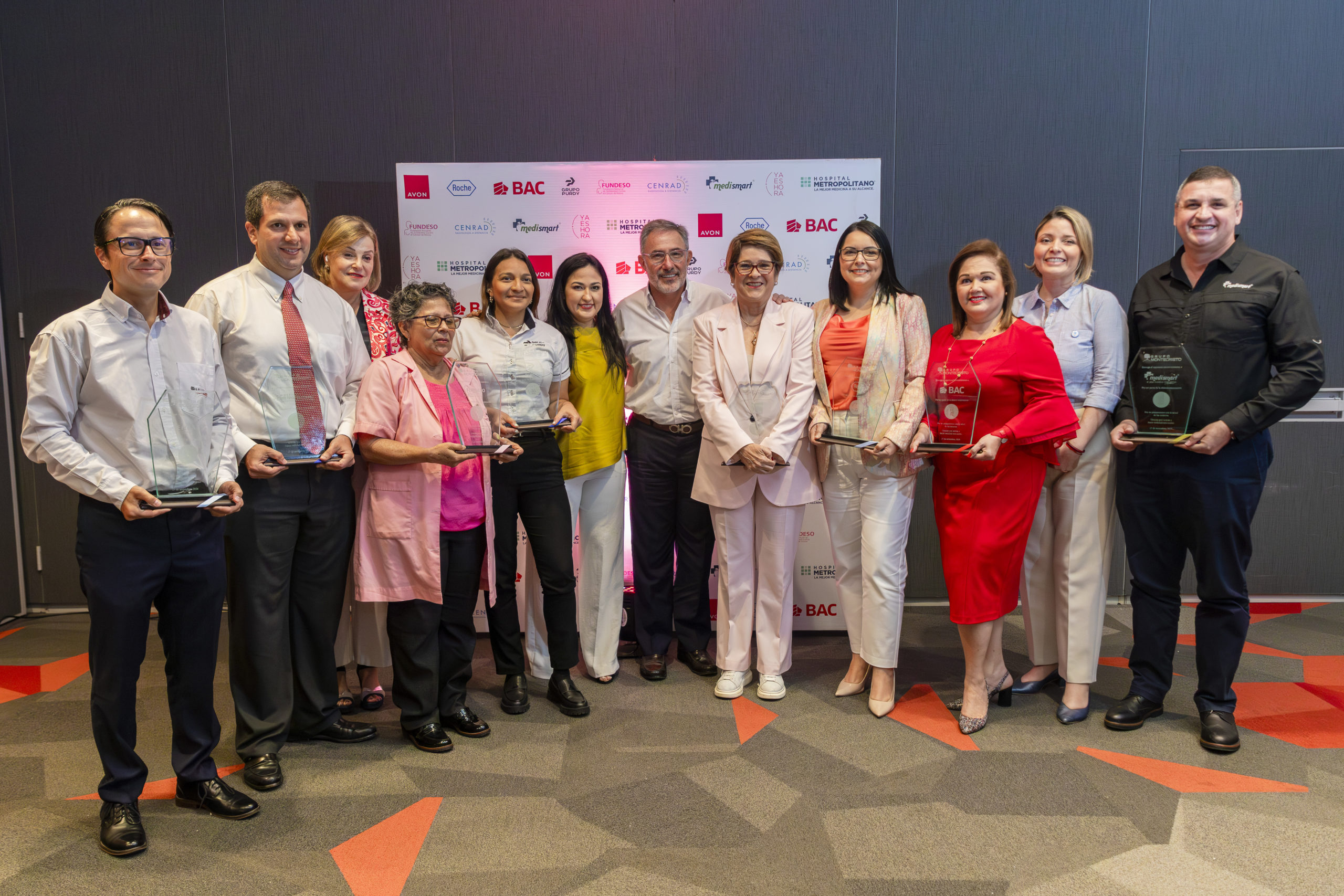 Imagen principal del artículo: Mamógrafo móvil atendió a 1500 mujeres en 12 comunidades del país