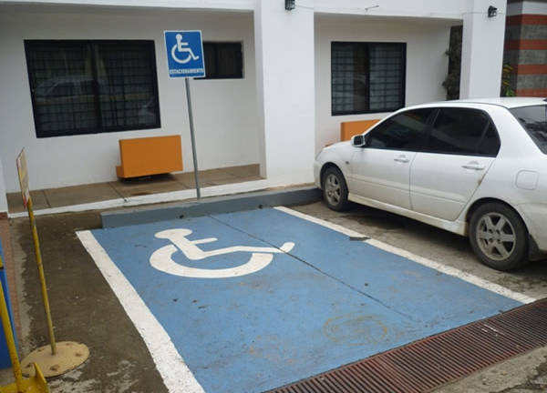 Imagen principal del artículo: Proponen elevar tope de exoneración para vehículos de personas con discapacidad a 80 mil dólares