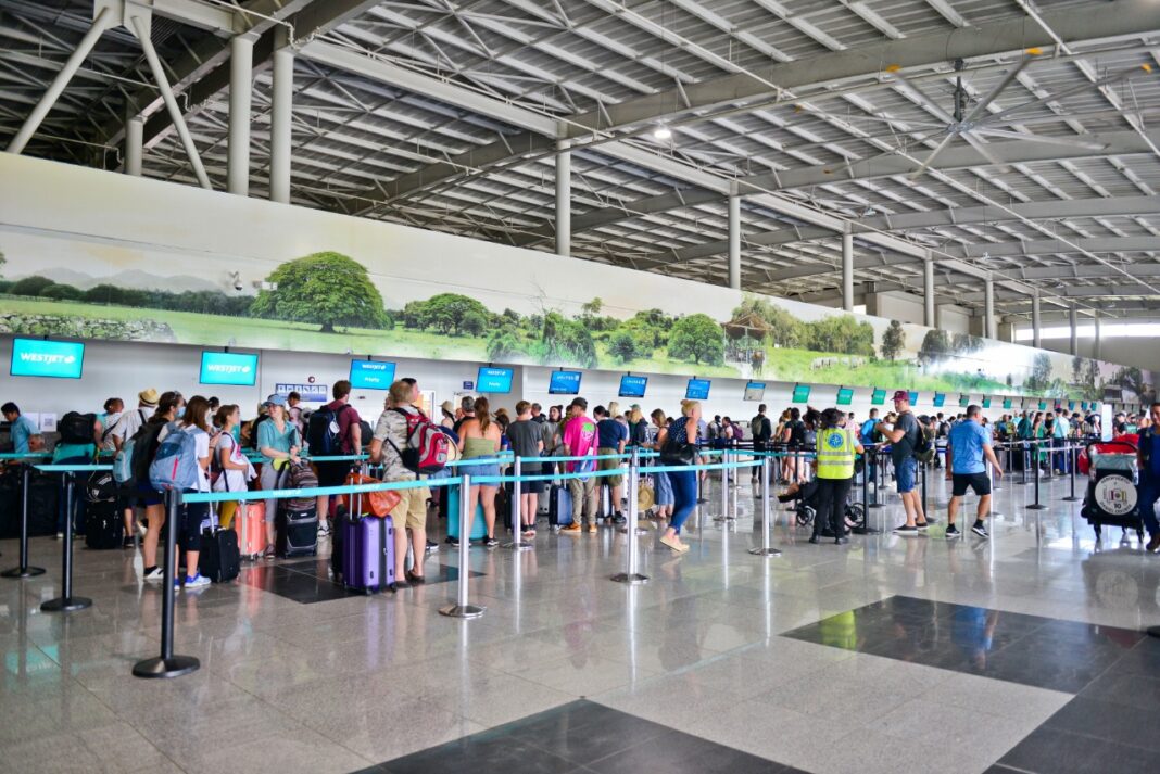 Imagen principal del artículo: Guanacaste Aeropuerto listo para la temporada alta: conozca las nuevas rutas y aumento en frecuencia de vuelos