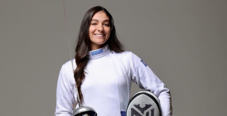 Esgrimista tica Karina Dyner conquistó trofeo en su primera competencia con New York University