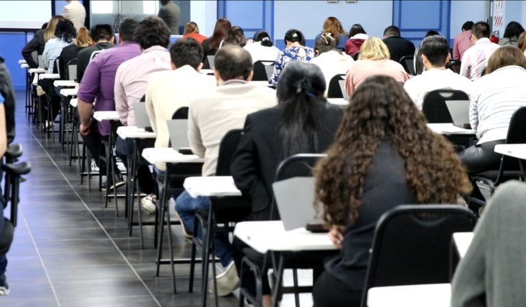 6 de cada 10 aspirantes reprobaron el ECOM del Colegio de Médicos