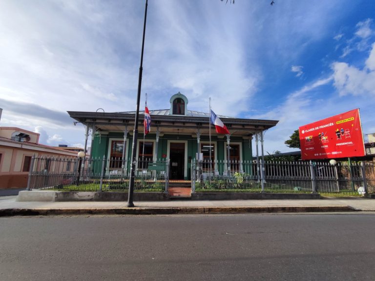 Alianza Francesa realizará jornada de lectura nocturna al aire libre en San José y Grecia