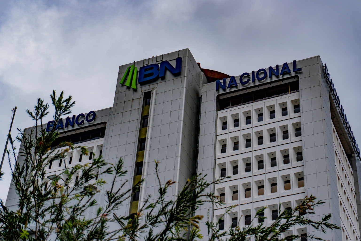 Imagen principal del artículo: Sala IV ordena restituir a cuatro directivos destituidos del Banco Nacional