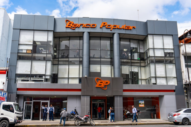 Banco Popular retira pauta del Chinamo por contenido del "Chinaoke"