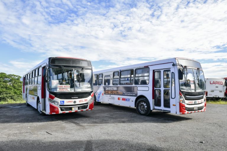 Aresep propone rebajas en las tarifas de los autobuses