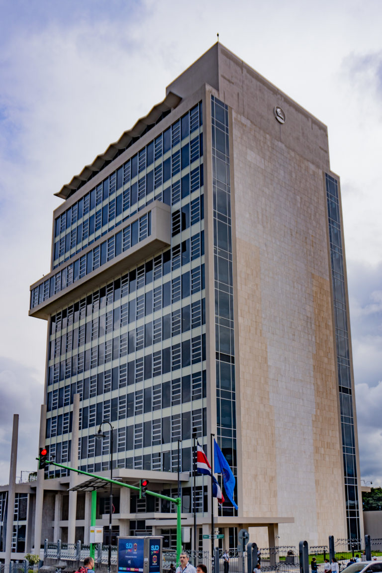 Denuncian que ley para condonar deudas con la CCSS sigue sin aplicarse por falta de reglamento