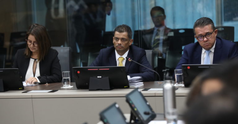 Corte desestima causa disciplinaria contra Carlo Díaz por uso de vehículos institucionales