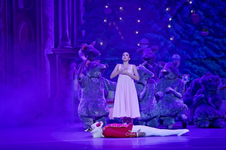 Teatro Popular Melico Salazar presenta en diciembre "Ballet El Cascanueces" y “Taylor's Version"