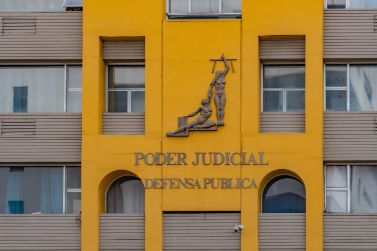 Defensa Pública presenta amparo contra Justicia por video del ministro en cárcel de Puntarenas