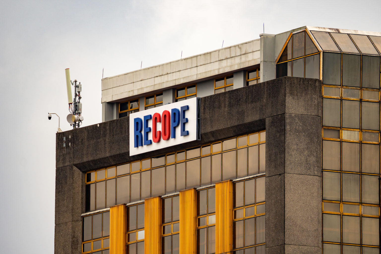Imagen principal del artículo: Recope reitera que el combustible está asegurado para todo el país