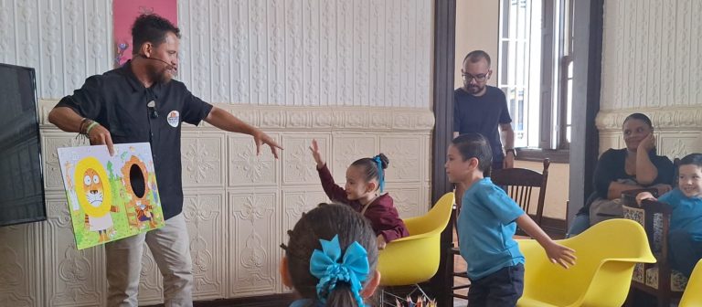 UNED inaugura rincón literario para el disfrute de la niñez en Cartago