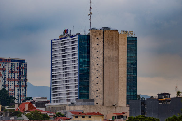 INS cerrará sus oficinas del 11 al 18 de abril, manteniendo activos algunos servicios