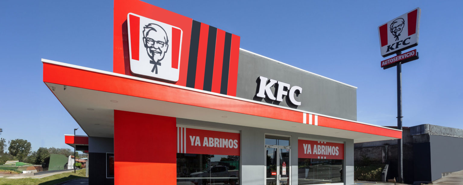 Imagen principal del artículo: La tecnología como aliada en la experiencia del cliente