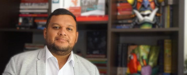Manuel Vargas presentó tesis sobre efectividad del uso de videojuegos para la enseñanza de cultura tributaria