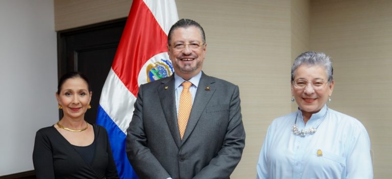 Informe cuestiona afirmaciones de viceministra ante Consejo de Educación para justificar cambios en Educación Sexual