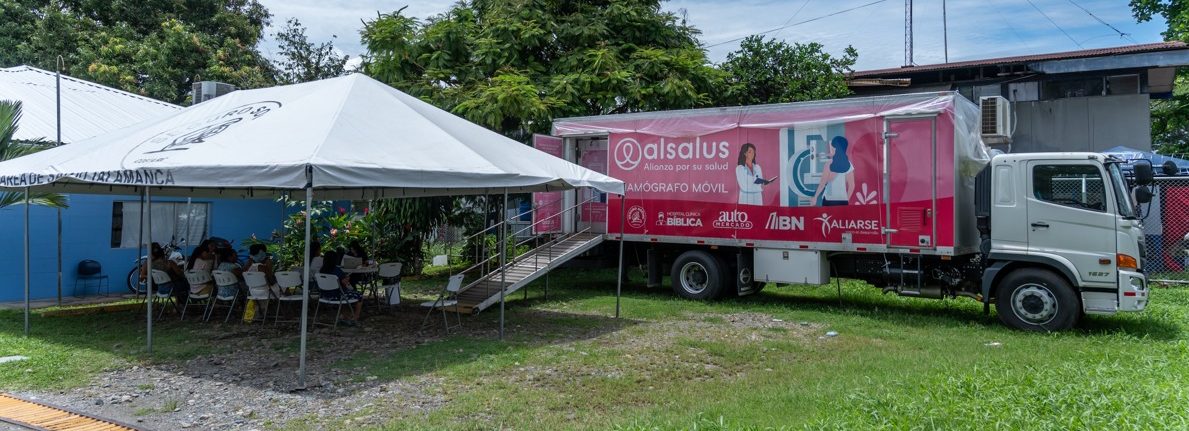 Imagen principal del artículo: Clínica Bíblica realizó 1900 exámenes gratuitos en Talamanca