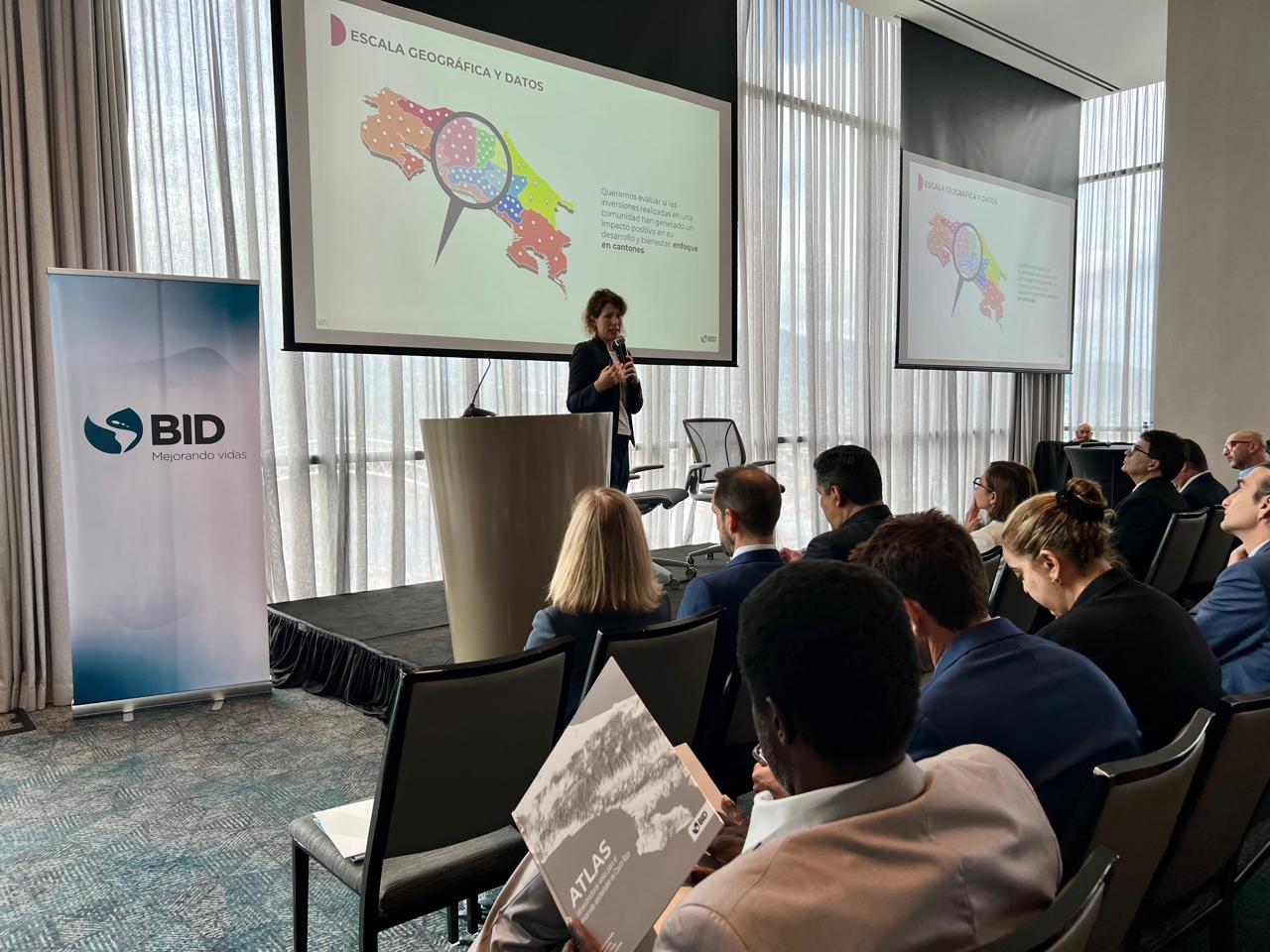 Imagen principal del artículo: BID presenta innovadoras mediciones de impacto de sus proyectos de desarrollo en Costa Rica