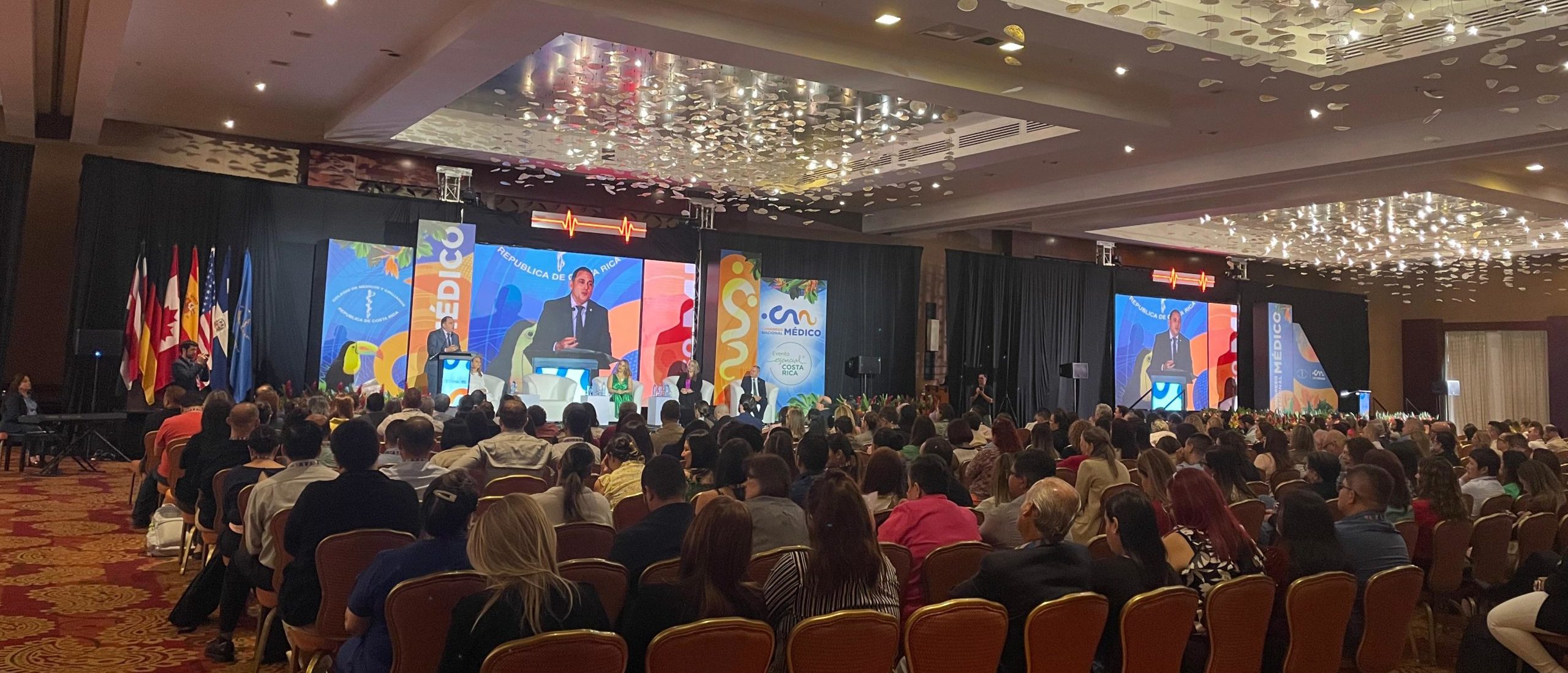 Imagen principal del artículo: Edición 84 del Congreso Médico Nacional y el Colegio de Médicos reciben licenciamiento de Marca País esencial COSTA RICA