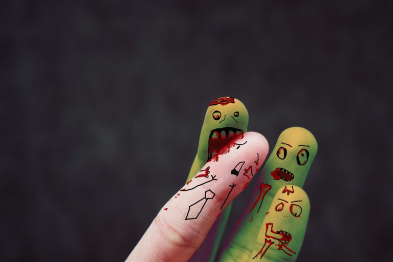Los otros: una telaraña sobre zombis