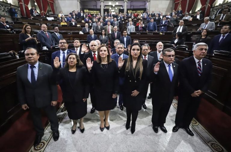 Guatemala escoge a 13 nuevos magistrados de la Corte Suprema en medio de expectativas por corrupción